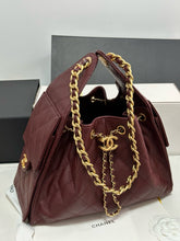 Load image into Gallery viewer, CC1161 CHANEL 25 Small/Medium Handbag / HIGHEST QUALITY VERSION
