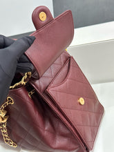 Load image into Gallery viewer, CC1161 CHANEL 25 Small/Medium Handbag / HIGHEST QUALITY VERSION
