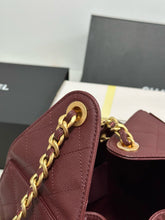 Load image into Gallery viewer, CC1161 CHANEL 25 Small/Medium Handbag / HIGHEST QUALITY VERSION
