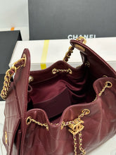 Load image into Gallery viewer, CC1161 CHANEL 25 Small/Medium Handbag / HIGHEST QUALITY VERSION
