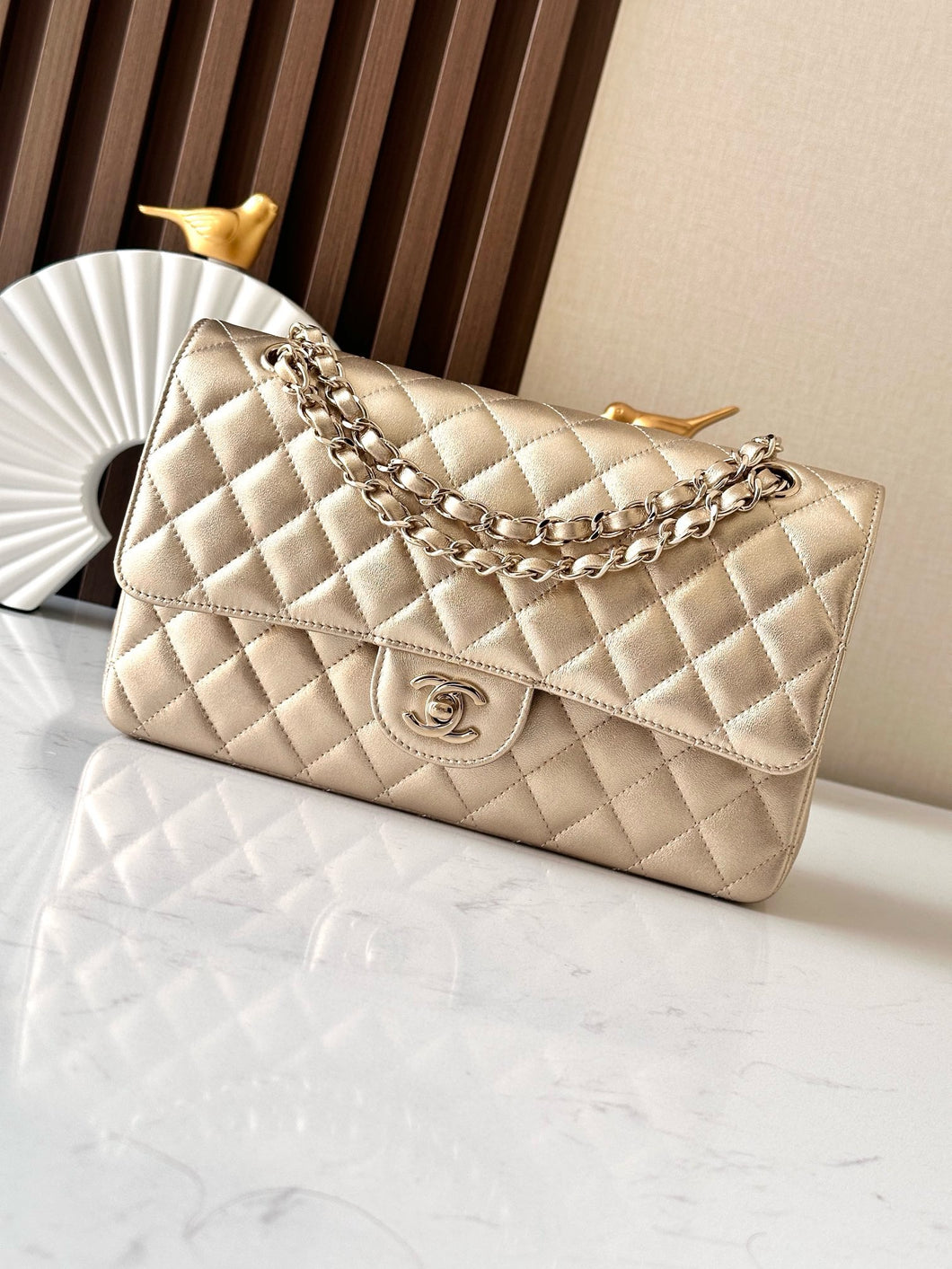 CC1169 Classic Handbag / HIGHEST QUALITY VERSION / 6 × 9.9 × 2.5 in