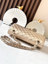 Load image into Gallery viewer, CC1169 Classic Handbag / HIGHEST QUALITY VERSION / 6 × 9.9 × 2.5 in
