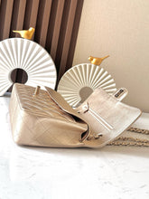 Load image into Gallery viewer, CC1169 Classic Handbag / HIGHEST QUALITY VERSION / 6 × 9.9 × 2.5 in
