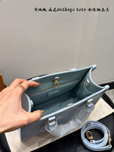 Load image into Gallery viewer, LB1262 OnTheGo PM / 9.8 x 7.5 x 4.5 inches
