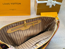 Load image into Gallery viewer, LB1263 Graceful MM / 15.7x11x5.5inch
