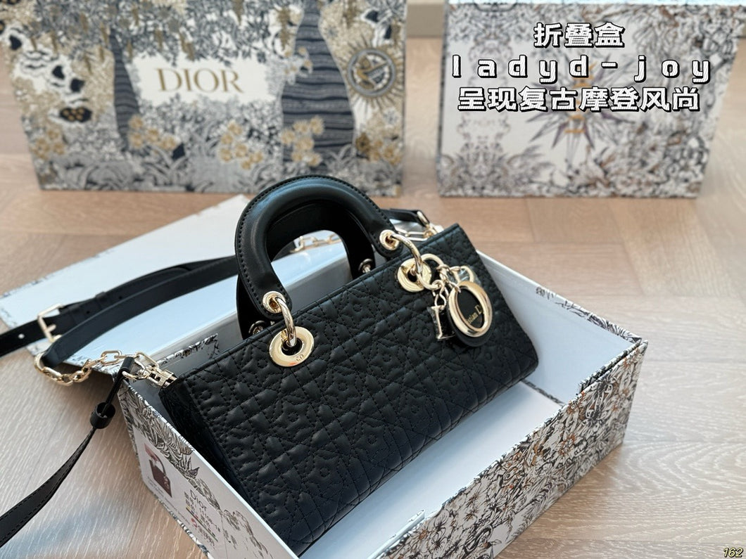 DR540 Medium Lady D-Joy Bag / 8.5 x 4.5 x 2.5 inches