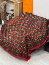 Load image into Gallery viewer, CLTH467 LV x TM Monogram Cerise Square 90 / 35.4 x 35.4 inches
