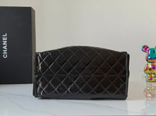 Load image into Gallery viewer, CC1163 CHANEL 25 Small/Medium Handbag / HIGHEST QUALITY VERSION
