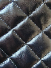 Load image into Gallery viewer, CC1163 CHANEL 25 Small/Medium Handbag / HIGHEST QUALITY VERSION

