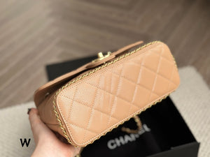 CC893 CC Flap Handbag / 6 × 9.9 × 2.5 in