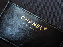 Load image into Gallery viewer, CC1163 CHANEL 25 Small/Medium Handbag / HIGHEST QUALITY VERSION
