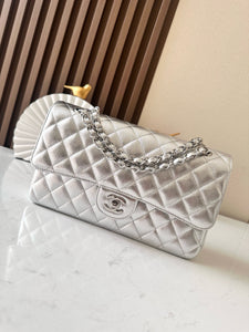 CC1169 Classic Handbag / HIGHEST QUALITY VERSION / 6 × 9.9 × 2.5 in