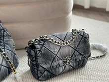 Load image into Gallery viewer, CC892 CC 19 Large Handbag / 7.8 × 11.7 × 3.9 in
