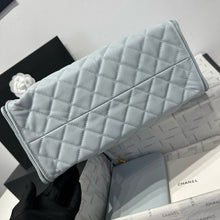 Load image into Gallery viewer, CC1165 CHANEL 25 Small/Medium Handbag / HIGHEST QUALITY VERSION
