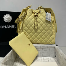 Load image into Gallery viewer, CC1166 CHANEL 25 Small/Medium Handbag / HIGHEST QUALITY VERSION
