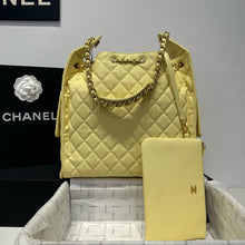 Load image into Gallery viewer, CC1166 CHANEL 25 Small/Medium Handbag / HIGHEST QUALITY VERSION
