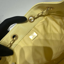 Load image into Gallery viewer, CC1166 CHANEL 25 Small/Medium Handbag / HIGHEST QUALITY VERSION
