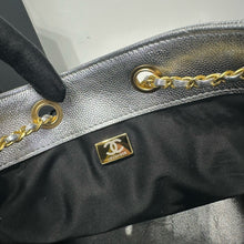Load image into Gallery viewer, CC1167 CHANEL 25 Small/Medium Handbag / HIGHEST QUALITY VERSION
