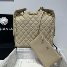 Load image into Gallery viewer, CC1164 CHANEL 25 Small/Medium Handbag / HIGHEST QUALITY VERSION
