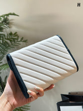 Load image into Gallery viewer, GC631 GG Marmont Mini Bag / 8&quot;W x 5&quot;H x 2.5&quot;D
