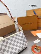 Load image into Gallery viewer, LB838 Damier Azur Pochette / 9x5.1x1.2inch
