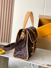 Load image into Gallery viewer, LB1550 LV Jet Lag Medium Bag / HIGHEST QUALITY VERSION  / 30 x 37 x 17 cm
