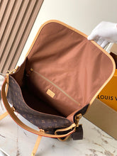 Load image into Gallery viewer, LB1550 LV Jet Lag Medium Bag / HIGHEST QUALITY VERSION  / 30 x 37 x 17 cm
