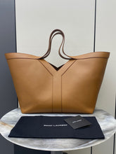 Load image into Gallery viewer, YSK435 Y Tote in Leather / 14.6 &quot; x 12.6&quot; x 2.8–8.7&quot; / HIGHEST QUALITY VERSION
