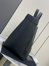 Load image into Gallery viewer, YSK435 Y Tote in Leather / 14.6 &quot; x 12.6&quot; x 2.8–8.7&quot; / HIGHEST QUALITY VERSION
