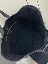 Load image into Gallery viewer, YSK435 Y Tote in Leather / 14.6 &quot; x 12.6&quot; x 2.8–8.7&quot; / HIGHEST QUALITY VERSION
