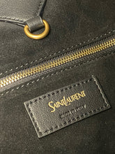 Load image into Gallery viewer, YSK435 Y Tote in Leather / 14.6 &quot; x 12.6&quot; x 2.8–8.7&quot; / HIGHEST QUALITY VERSION
