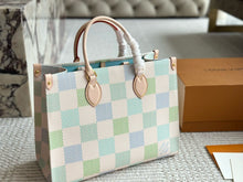 Load image into Gallery viewer, LB976 OnTheGo MM / 13.8 x 10.6 x 5.5 inches
