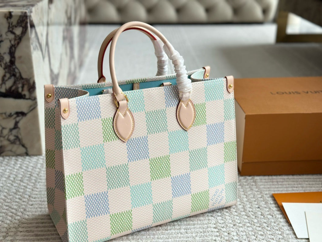 LB976 OnTheGo MM / 13.8 x 10.6 x 5.5 inches