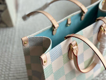 Load image into Gallery viewer, LB976 OnTheGo MM / 13.8 x 10.6 x 5.5 inches
