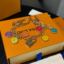 Load image into Gallery viewer, JW1016 LV Confetti Chain Bag Charm

