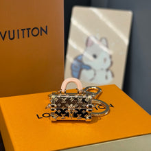 Load image into Gallery viewer, JW1017 LV Bag Charm &amp; Key Holder

