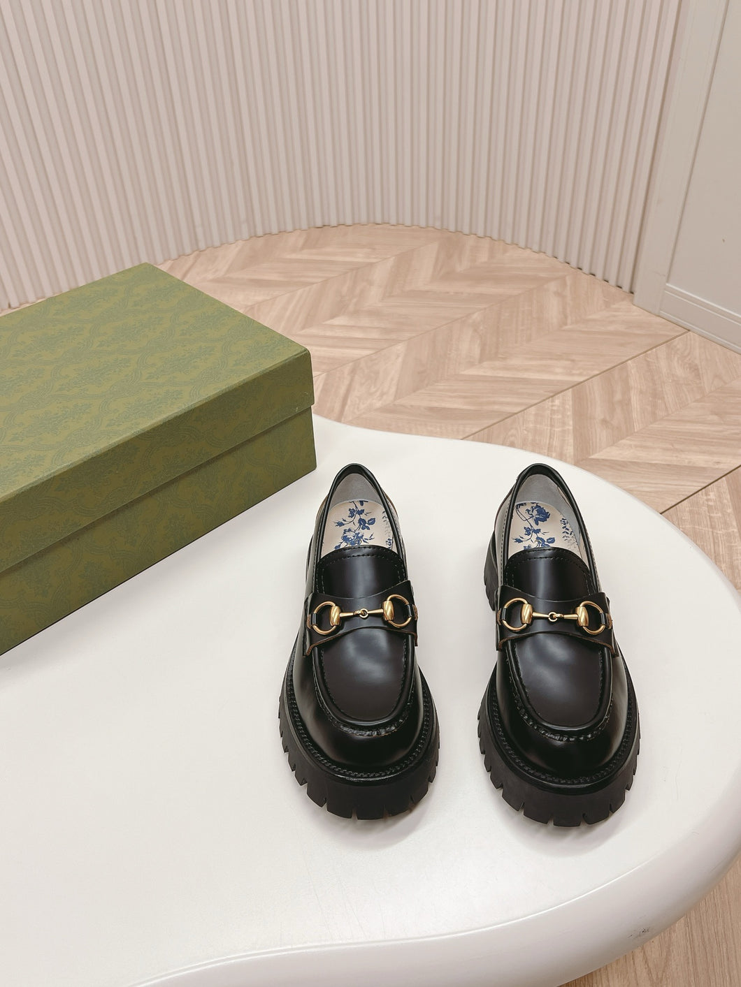 SE1513 GUCCI Women's Lug Sole Loafer with Horsebit/ Size5-11