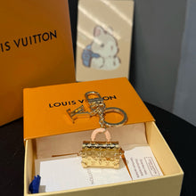 Load image into Gallery viewer, JW1017 LV Bag Charm &amp; Key Holder
