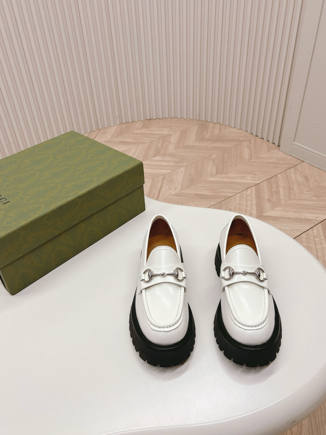 SE1512 GUCCI Women's loafer with Horsebit / Size5-11