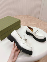 Load image into Gallery viewer, SE1512 GUCCI Women&#39;s loafer with Horsebit / Size5-11
