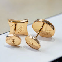 Load image into Gallery viewer, JW1018 LV Color Blossom BB Sun Ear Stud/Bracelet, Pink Gold and Cornelian
