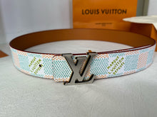 Load image into Gallery viewer, BL243 LV Initiales 40mm Belt
