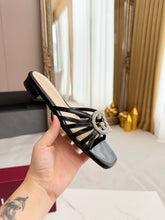 Load image into Gallery viewer, SE1737 Gucci Women's slide with crystal Interlocking G / Size5-12
