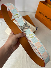 Load image into Gallery viewer, BL244 LV Initiales 40mm Belt
