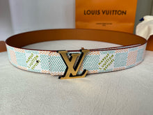Load image into Gallery viewer, BL244 LV Initiales 40mm Belt

