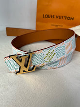 Load image into Gallery viewer, BL244 LV Initiales 40mm Belt
