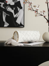 Load image into Gallery viewer, CC1689 Chanel Métiers d'Art / HIGHEST QUALITY VERSION / 23.5 x 12 x 12 cm
