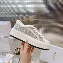 Load image into Gallery viewer, SE1242 DR Sneakers / Size5-10
