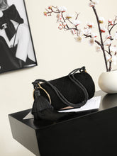 Load image into Gallery viewer, CC1690 Chanel Métiers d'Art / HIGHEST QUALITY VERSION / 23.5 x 12 x 12 cm

