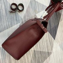 Load image into Gallery viewer, GC696 Large Tote Bag with Hook Closure /  19.7&quot;W x 13.8&quot;H x 6.3&quot;D / HIGHEST QUALITY VERSION
